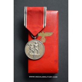 COMMEMORATIVE MEDAL 13 MARCH 1938 WITH CASE.