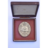Wound Badge Silver marked 30 by Hauptmnzamt Wien with case.