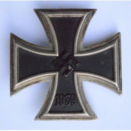 IRON CROSS FIRST CLASS 1939 MARKED L/52, BY C. F. ZIMMERMANN.