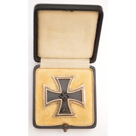 An Iron Cross First Class 1939 marked L/13 by Paul Meybauer with Case of Issue