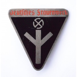 Germany, DF. A Deutsches Frauenwerk (German Women’s Welfare) Membership Badge by Karl Wurster