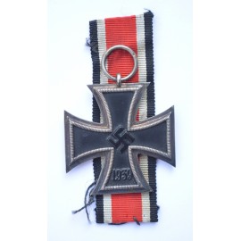 Iron Cross Second Class 1939 marked 8 by F.W. Assmann & Söhne, Lüdenscheid