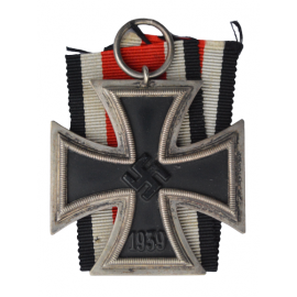 Iron Cross Second Class 1939 marked 132 of maker Franz Reischauer, Idar-Oberstein a.d. Nahe.