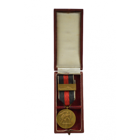 COMMEMORATIVE MEDAL 1. OCTOBER 1938 IN CASE WITH PRAGUE CLASP