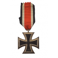 Iron Cross Second Class 1939 marked 100 of maker Rudolf Wächtler & Lange, Mittweida.