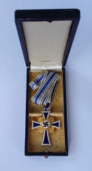 MOTHER’S CROSS GOLD IN BOX MAKER OCHS & BONN, HANAU