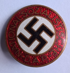 NSDAP party badge – RZM M1/137 Richard Simm & Söhne, Gablonz