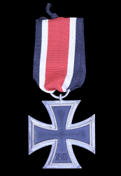 Iron Cross Second Class 1939 unmarked 3 of maker Wilhelm Deumer, Lüdenscheid.