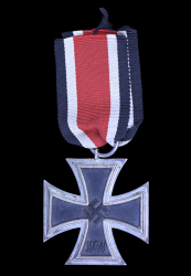 Iron Cross Second Class 1939 unmarked 3 of maker Wilhelm Deumer, Lüdenscheid.