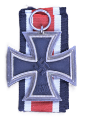 Iron Cross Second Class 1939 marked 44 of maker Jakob Bengel, Idar/Oberdonau