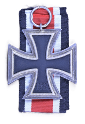Iron Cross Second Class 1939 marked 44 of maker Jakob Bengel, Idar/Oberdonau