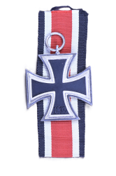 Iron Cross Second Class 1939 unmarked 100 of maker Rudolf Wächtler & Lange, Mittweida.