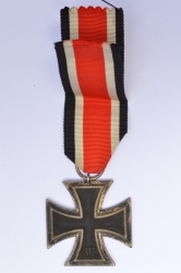 Iron Cross Second Class 1939 marked 25 maker Arbeitsgemeinschaft der Graveur- Gold- und Silberschemiedeinnungen.