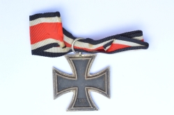 Iron Cross Second Class 1939 marked 123 of maker Beck, Hassinger & Co, Strassburg