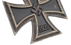 An Iron Cross First Class 1939, Round 3 Version With Case