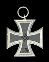 An Absolutely Mint Iron Cross Second Class 1939 marked 100. In An Case Iron Cross 2nd Class 1939 - RK Type.