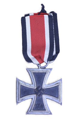 Iron Cross Second Class 1939 unmarked 3 of maker Wilhelm Deumer, Lüdenscheid.