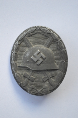 VERWUNDETENABZEICHEN IN SILBER, SILVER CLASS WOUND BADGE MARKED 26