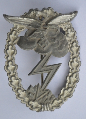 LUFTWAFFE GROUND ASSAULT BADGE UNMARKED MAKER Friedrich Linden	Lüdenscheid.