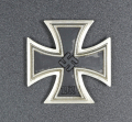 IRON CROSS FIRST CLASS SCREW BACK 1939 MARKED L/12, IN CASE LDO MAKER BY C.E. JUNCKER, BERLIN.