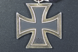 Iron Cross Second Class 1939 unmarked 25 maker Arbeitsgemeinschaft der Graveur- Gold- und Silberschemiedeinnungen.