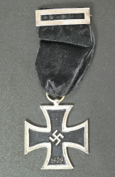 Spanish Blue Division Iron Cross Second Class 1939 with clasp and ball.