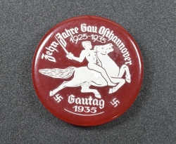 A NSDAP TINNIE - Zehn Jahre Gau Osthannover 1925-1935 Gautag 1935 abzeichen.