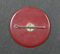 A NSDAP TINNIE - Zehn Jahre Gau Osthannover 1925-1935 Gautag 1935 abzeichen.