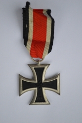 Iron Cross Second Class 1939 Schinkel Form magnetic unmarked by Wilhelm Deumer.