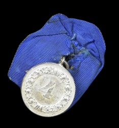 A SECOND WAR GERMAN WEHRMACHT LONG SERVICE MEDAL - 4 YEARS.