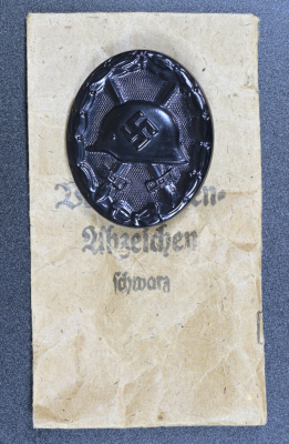 WOUND BADGE BLACK GRADE, MAGNETIC IN ENVELOPE MARKED Rudolf A. Karneth & Sohne, Gablonz a.N.