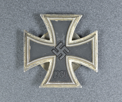 Iron Cross First Class 1939 screw back marked L/52 maker C. F. Zimmermann, Pforzheim Main.